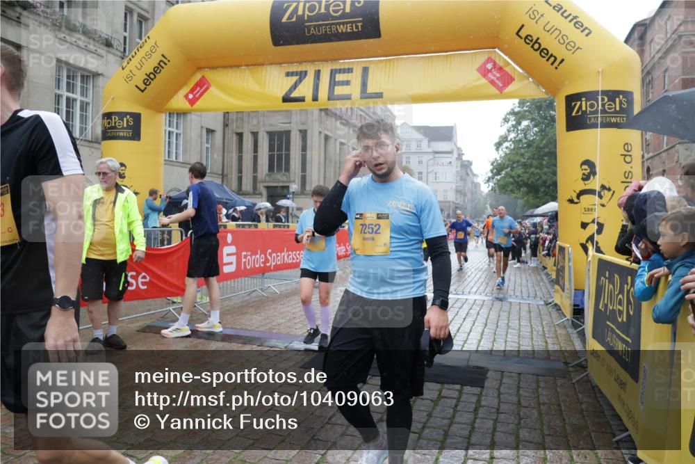 13.09.2026 - Kiel Lauf Yannick Fuchs http://msf.ph/oto/10409063 13.09.2026 10:37:06 Ziel 388, 886, 990, 1211, 4928, 5331, 5471, 6671, 8162, 8390, 8391, 8792, 9289, 9901, 10317, 11101, 11883, 11911, 12311, 12314, 12545, 229, 1534, 1584, 2095, 2571, 2966, 4464, 4692, 5045, 5541, 5574, 6309, 7177, 7312, 8055, 8099, 8494, 8760, 9352, 9554, 9657, 10317, 10608, 11113, 11619, 11867, 12104, 176, 595, 1142, 1217, 1313, 1479, 2601, 2925, 3137, 5262, 6720, 7640, 7729, 7987, 8026, 8463, 8515, 8628, 8820, 9208, 9435, 9540, 9977, 11748, 12742, 1278, 1534, 1584, 2380, 2425 meine-sportfotos.de