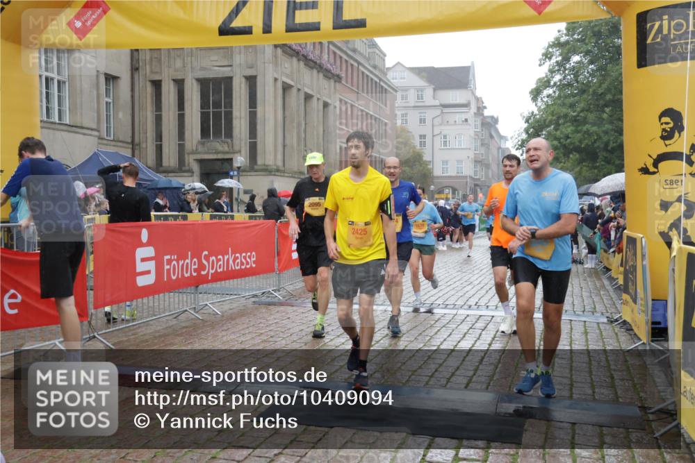 13.09.2026 - Kiel Lauf Yannick Fuchs http://msf.ph/oto/10409094 13.09.2026 10:37:08 Ziel 388, 886, 990, 4928, 5331, 5471, 6671, 7987, 8162, 8390, 8391, 8463, 8792, 9289, 9901, 11101, 11883, 11911, 12311, 12314, 12545, 229, 1211, 1534, 1584, 2095, 2571, 2966, 4464, 4692, 4928, 5541, 5574, 6309, 7177, 7312, 8055, 8099, 8494, 8760, 9289, 9352, 9554, 9657, 10317, 10608, 11113, 11619, 11867, 12104, 176, 595, 1142, 1217, 1313, 1479, 2601, 2925, 3137, 5262, 6720, 7640, 7729, 8026, 8515, 8628, 8820, 9208, 9435, 9540, 9977, 11748, 12742, 1278, 1534, 1584, 2380, 2425 meine-sportfotos.de