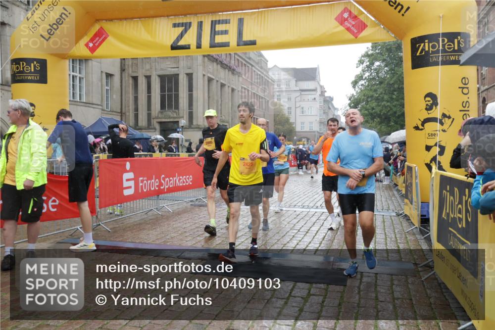 13.09.2026 - Kiel Lauf Yannick Fuchs http://msf.ph/oto/10409103 13.09.2026 10:37:08 Ziel 388, 886, 990, 4928, 5331, 5471, 6671, 7987, 8162, 8390, 8391, 8463, 8792, 9289, 9901, 11101, 11883, 11911, 12311, 12314, 12545, 229, 1211, 1534, 1584, 2095, 2571, 2966, 4464, 4692, 4928, 5541, 5574, 6309, 7177, 7312, 8055, 8099, 8494, 8760, 9289, 9352, 9554, 9657, 10317, 10608, 11113, 11619, 11867, 12104, 176, 595, 1142, 1217, 1313, 1479, 2601, 2925, 3137, 5262, 6720, 7640, 7729, 8026, 8515, 8628, 8820, 9208, 9435, 9540, 9977, 11748, 12742, 1278, 1534, 1584, 2380, 2425 meine-sportfotos.de