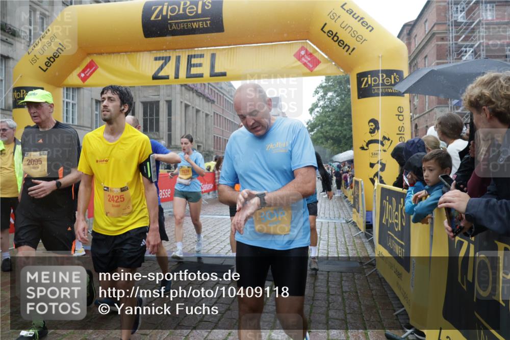 13.09.2026 - Kiel Lauf Yannick Fuchs http://msf.ph/oto/10409118 13.09.2026 10:37:10 Ziel 388, 886, 1217, 1313, 5331, 5471, 6671, 7729, 7987, 8026, 8162, 8390, 8391, 8463, 8792, 9901, 11101, 11883, 11911, 12311, 12314, 12545, 229, 990, 1211, 2571, 2966, 4464, 4692, 4928, 5541, 5574, 6309, 7177, 7312, 8055, 8099, 8494, 8760, 9289, 9352, 9554, 9657, 10317, 10608, 11619, 11867, 12104, 176, 595, 1142, 1479, 2601, 2925, 3137, 4375, 5262, 6720, 7640, 8146, 8515, 8567, 8628, 8820, 9208, 9435, 9540, 9977, 11685, 11748, 12742, 1534, 1584, 2380, 2425 meine-sportfotos.de