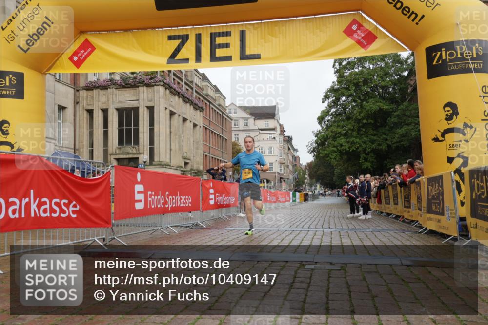 13.09.2026 - Kiel Lauf Yannick Fuchs http://msf.ph/oto/10409147 13.09.2026 09:31:47 Ziel 1515, 2409, 1519, 5339, 6685 meine-sportfotos.de