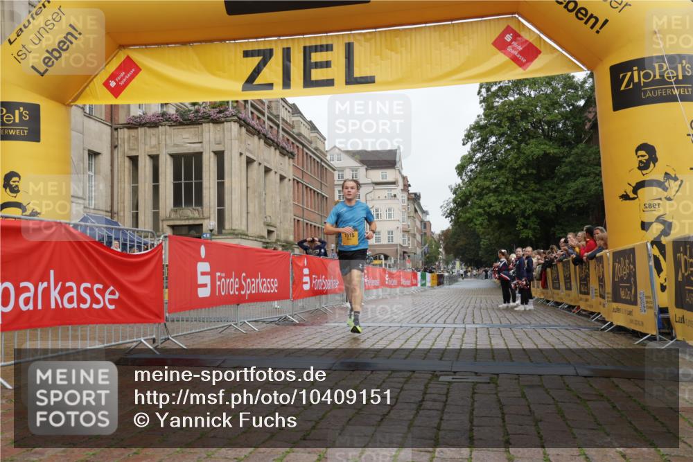 13.09.2026 - Kiel Lauf Yannick Fuchs http://msf.ph/oto/10409151 13.09.2026 09:31:47 Ziel 1515, 2409, 1519, 5339, 6685 meine-sportfotos.de