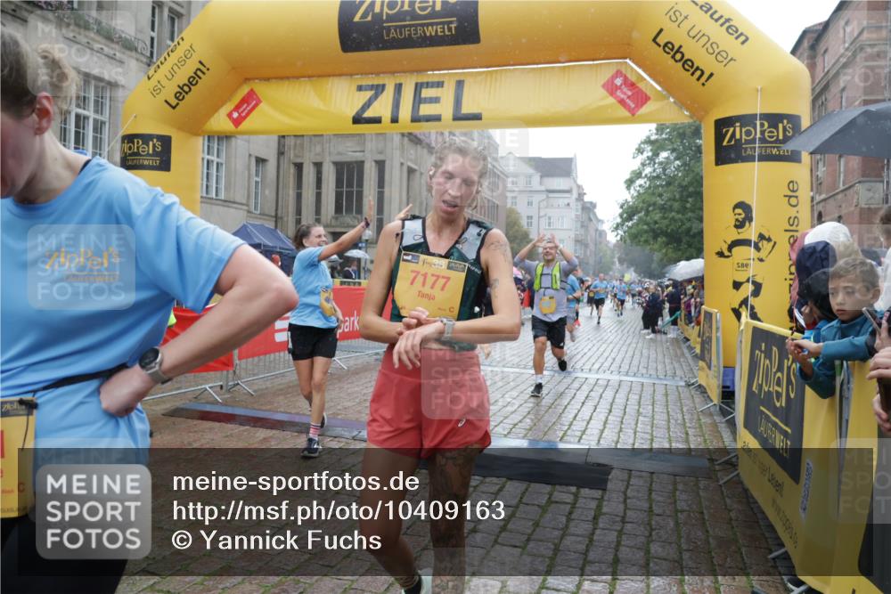 13.09.2026 - Kiel Lauf Yannick Fuchs http://msf.ph/oto/10409163 13.09.2026 10:37:16 Ziel 388, 595, 886, 1142, 1217, 1313, 2601, 2925, 5471, 6671, 6720, 7640, 7729, 7987, 8026, 8463, 8628, 8792, 9208, 9435, 9901, 9977, 11748, 11911, 12311, 12314, 12742, 229, 388, 886, 990, 1211, 2966, 4464, 4928, 5331, 6309, 6671, 8055, 8099, 8162, 8390, 8391, 8760, 8792, 9289, 9352, 9554, 9657, 9901, 10317, 10608, 11101, 11619, 11867, 11883, 12104, 12545, 176, 1479, 3028, 3137, 3981, 4375, 4521, 4877, 5262, 6705, 6796, 8146, 8515, 8567, 8820, 9540, 10393, 10952, 11685, 1534 meine-sportfotos.de
