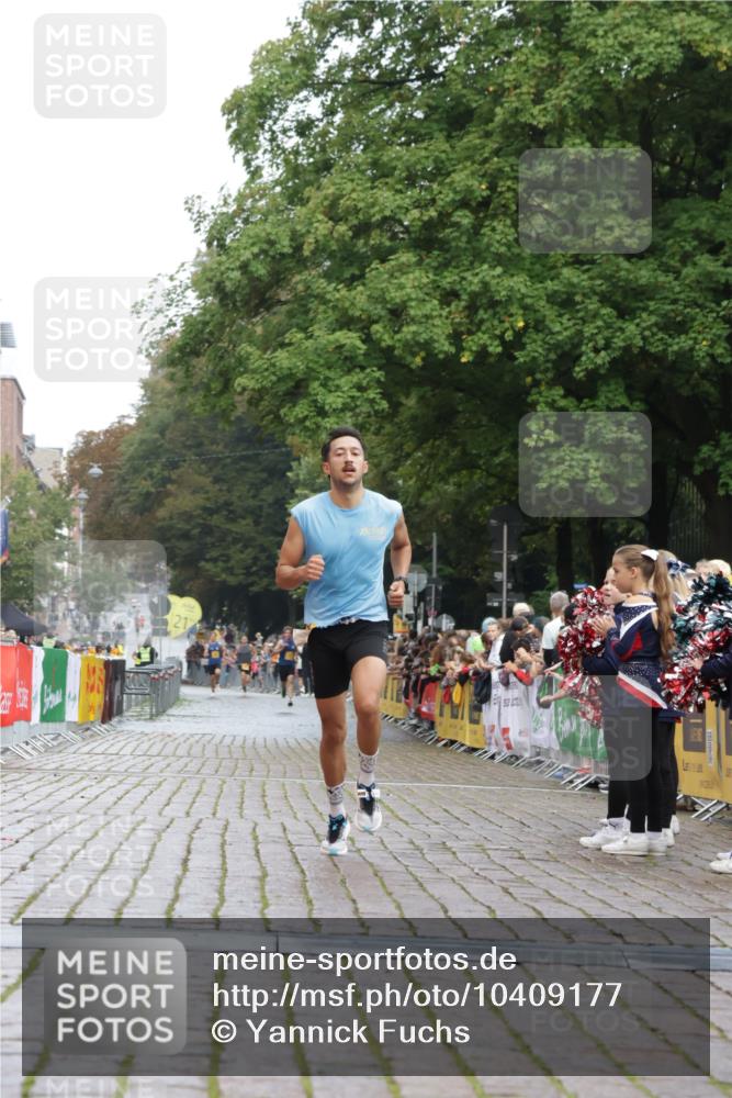 13.09.2026 - Kiel Lauf Yannick Fuchs http://msf.ph/oto/10409177 13.09.2026 09:32:19 Ziel 11683, 1515, 41, 44, 7958, 1515, 2409 meine-sportfotos.de