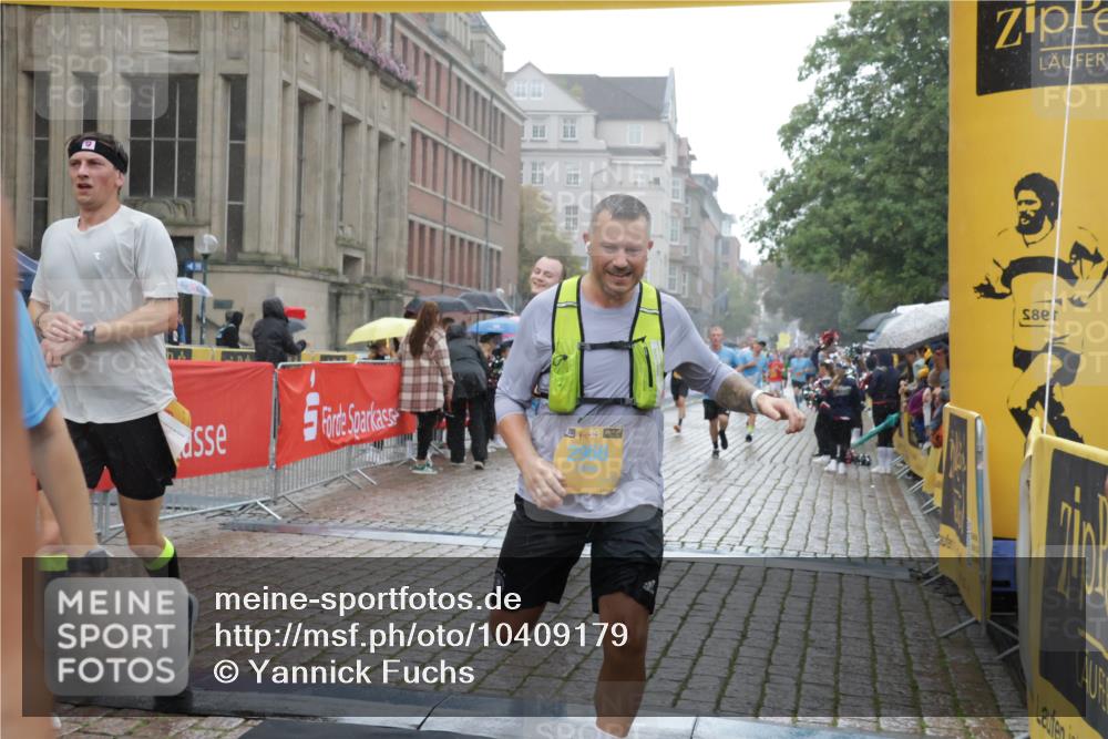 13.09.2026 - Kiel Lauf Yannick Fuchs http://msf.ph/oto/10409179 13.09.2026 10:37:17 Ziel 176, 595, 1142, 1217, 1313, 2601, 2925, 5471, 6720, 7640, 7729, 7987, 8026, 8463, 8515, 8628, 9208, 9435, 9977, 11748, 11911, 12311, 12314, 12742, 229, 388, 886, 990, 1211, 4464, 4928, 5331, 6671, 8055, 8099, 8162, 8390, 8391, 8760, 8792, 9289, 9352, 9554, 9657, 9901, 10317, 10608, 11101, 11619, 11867, 11883, 12104, 12545, 1479, 3028, 3137, 3981, 4375, 4521, 4877, 5262, 6511, 6705, 6796, 7355, 8146, 8567, 8820, 9540, 10393, 10952, 11685, 229 meine-sportfotos.de