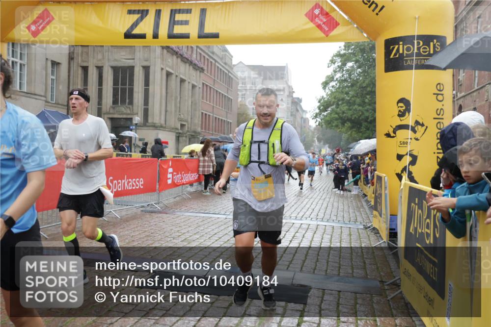 13.09.2026 - Kiel Lauf Yannick Fuchs http://msf.ph/oto/10409184 13.09.2026 10:37:17 Ziel 176, 595, 1142, 1217, 1313, 2601, 2925, 5471, 6720, 7640, 7729, 7987, 8026, 8463, 8515, 8628, 9208, 9435, 9977, 11748, 11911, 12311, 12314, 12742, 229, 388, 886, 990, 1211, 4464, 4928, 5331, 6671, 8055, 8099, 8162, 8390, 8391, 8760, 8792, 9289, 9352, 9554, 9657, 9901, 10317, 10608, 11101, 11619, 11867, 11883, 12104, 12545, 1479, 3028, 3137, 3981, 4375, 4521, 4877, 5262, 6511, 6705, 6796, 7355, 8146, 8567, 8820, 9540, 10393, 10952, 11685, 229 meine-sportfotos.de