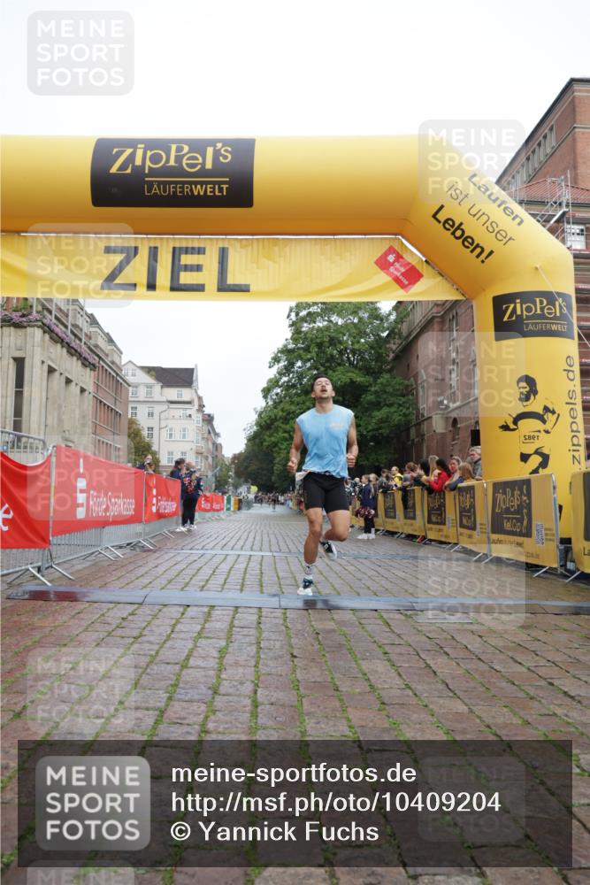 13.09.2026 - Kiel Lauf Yannick Fuchs http://msf.ph/oto/10409204 13.09.2026 09:32:21 Ziel 11683, 41, 44, 7958, 1515, 2409 meine-sportfotos.de