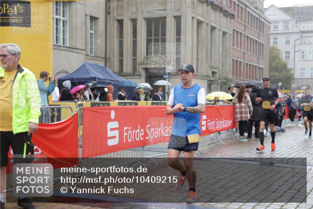 13.09.2026 - Kiel Lauf Yannick Fuchs http://msf.ph/oto/10409215 13.09.2026 10:37:19 Ziel 176, 595, 1142, 1217, 1313, 2601, 2925, 5471, 6720, 7640, 7729, 7987, 8026, 8463, 8515, 8628, 8820, 9208, 9435, 9540, 9977, 11748, 11911, 12311, 12314, 12742, 229, 388, 886, 990, 1211, 4464, 4928, 5331, 6671, 8055, 8099, 8162, 8390, 8391, 8760, 8792, 9289, 9657, 9901, 10317, 10608, 11101, 11619, 11867, 11883, 12104, 12545, 1479, 3028, 3137, 3981, 4375, 4521, 4877, 5262, 6511, 6705, 6796, 7129, 7355, 8146, 8567, 10393, 10952, 11685, 229 meine-sportfotos.de
