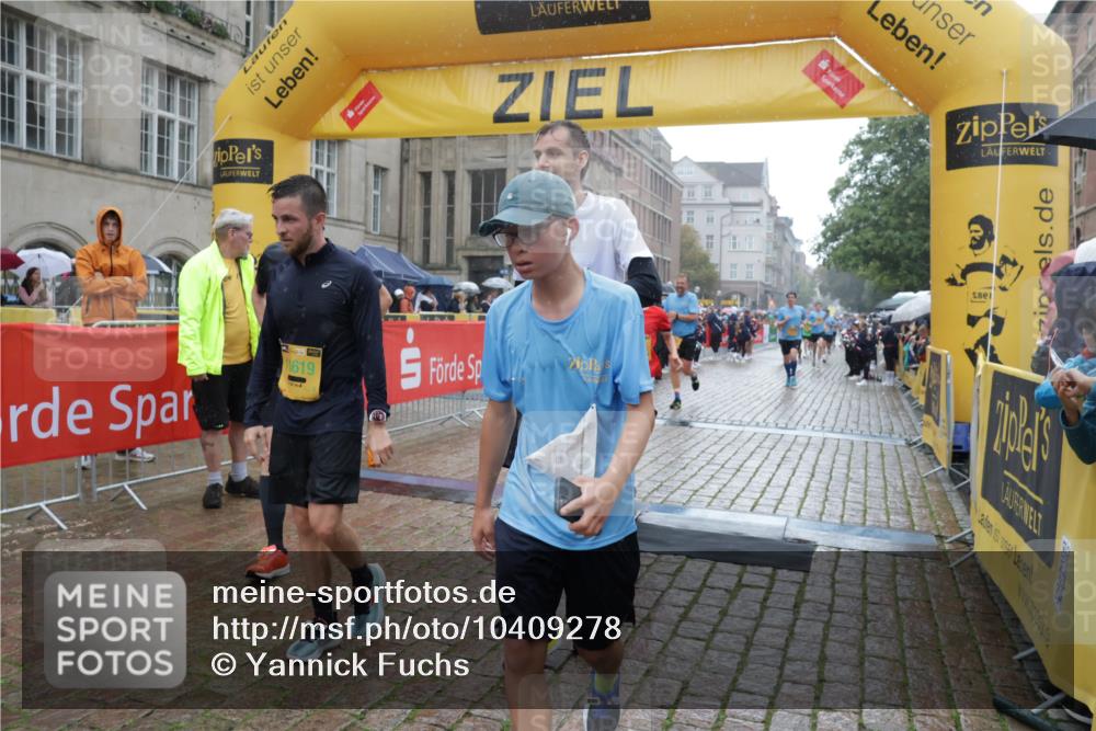 13.09.2026 - Kiel Lauf Yannick Fuchs http://msf.ph/oto/10409278 13.09.2026 10:37:26 Ziel 176, 595, 1142, 1479, 2601, 2925, 3137, 4375, 4521, 5262, 6720, 7640, 8146, 8515, 8567, 8628, 8820, 9208, 9435, 9540, 9977, 10393, 11685, 11748, 12742, 388, 886, 990, 1211, 1217, 1313, 2601, 4928, 5331, 5471, 6671, 6720, 7729, 7987, 8026, 8099, 8162, 8390, 8391, 8463, 8792, 9289, 9657, 9901, 10317, 10608, 11101, 11867, 11883, 11911, 12311, 12314, 12545, 1041, 1707, 3028, 3860, 3981, 4877, 5850, 6133, 6230, 6511, 6705, 6796, 7129, 7355, 7732, 10952, 229 meine-sportfotos.de