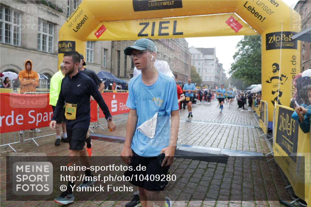 13.09.2026 - Kiel Lauf Yannick Fuchs http://msf.ph/oto/10409280 13.09.2026 10:37:26 Ziel 176, 595, 1142, 1479, 2601, 2925, 3137, 4375, 4521, 5262, 6720, 7640, 8146, 8515, 8567, 8628, 8820, 9208, 9435, 9540, 9977, 10393, 11685, 11748, 12742, 388, 886, 990, 1211, 1217, 1313, 2601, 4928, 5331, 5471, 6671, 6720, 7729, 7987, 8026, 8099, 8162, 8390, 8391, 8463, 8792, 9289, 9657, 9901, 10317, 10608, 11101, 11867, 11883, 11911, 12311, 12314, 12545, 1041, 1707, 3028, 3860, 3981, 4877, 5850, 6133, 6230, 6511, 6705, 6796, 7129, 7355, 7732, 10952, 229 meine-sportfotos.de