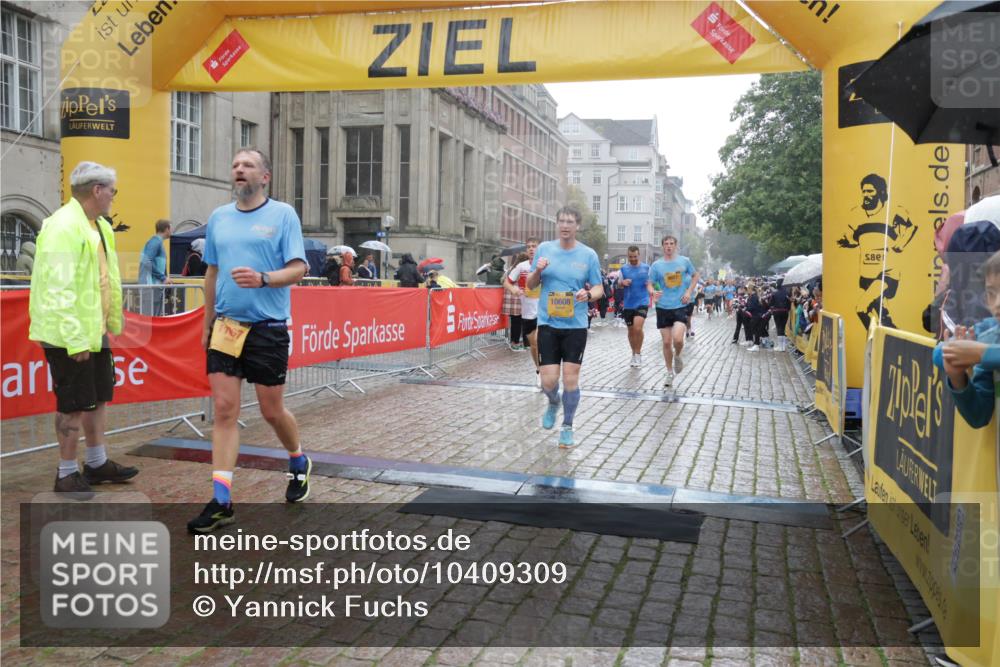 13.09.2026 - Kiel Lauf Yannick Fuchs http://msf.ph/oto/10409309 13.09.2026 10:37:29 Ziel 176, 595, 1142, 1479, 2925, 3028, 3137, 3981, 4375, 4521, 4877, 5262, 6705, 6796, 8146, 8515, 8567, 8628, 8820, 9208, 9540, 9977, 10393, 10952, 11685, 11748, 388, 886, 990, 1211, 1217, 1313, 2601, 2925, 4928, 5331, 5471, 6671, 6720, 7640, 7729, 7987, 8026, 8099, 8162, 8390, 8391, 8463, 8628, 8792, 9208, 9289, 9435, 9657, 9901, 10317, 11101, 11883, 11911, 12311, 12314, 12545, 12742, 453, 1041, 1481, 1700, 1707, 3860, 5357, 5429, 5850, 6133, 6230, 6511, 7129, 7355, 7732 meine-sportfotos.de