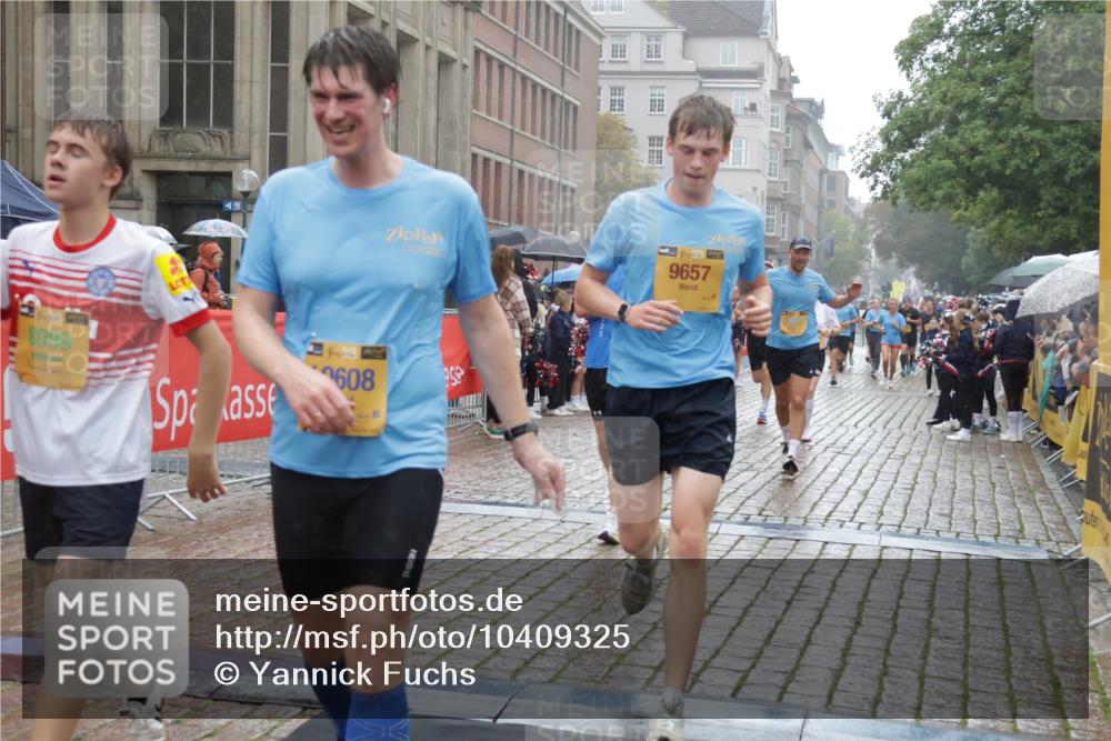 13.09.2026 - Kiel Lauf Yannick Fuchs http://msf.ph/oto/10409325 13.09.2026 10:37:31 Ziel 176, 595, 1479, 3028, 3137, 3981, 4375, 4521, 4877, 5262, 6705, 6796, 8146, 8515, 8567, 8820, 9540, 10393, 10952, 11685, 388, 595, 886, 990, 1142, 1211, 1217, 1313, 2601, 2925, 4928, 5331, 5471, 6671, 6720, 7640, 7729, 7987, 8026, 8162, 8390, 8391, 8463, 8628, 8792, 9208, 9289, 9435, 9901, 9977, 10317, 11101, 11748, 11883, 11911, 12311, 12314, 12545, 12742, 453, 1041, 1481, 1700, 1707, 3860, 4255, 4540, 5357, 5429, 5850, 6133, 6230, 6511, 7129, 7355, 7732 meine-sportfotos.de