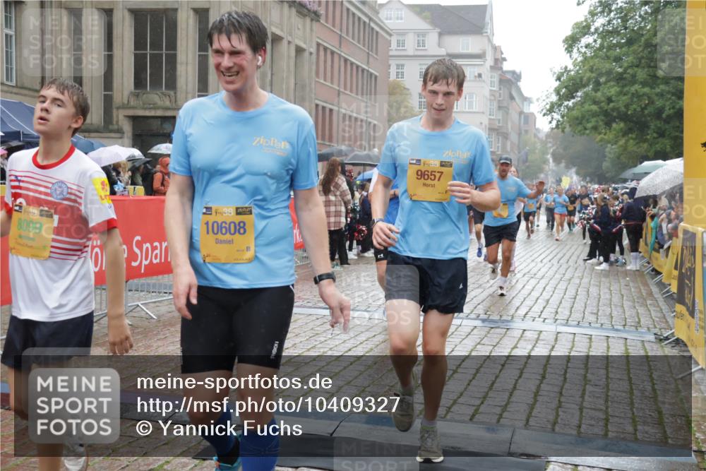 13.09.2026 - Kiel Lauf Yannick Fuchs http://msf.ph/oto/10409327 13.09.2026 10:37:31 Ziel 176, 595, 1479, 3028, 3137, 3981, 4375, 4521, 4877, 5262, 6705, 6796, 8146, 8515, 8567, 8820, 9540, 10393, 10952, 11685, 388, 595, 886, 990, 1142, 1211, 1217, 1313, 2601, 2925, 4928, 5331, 5471, 6671, 6720, 7640, 7729, 7987, 8026, 8162, 8390, 8391, 8463, 8628, 8792, 9208, 9289, 9435, 9901, 9977, 10317, 11101, 11748, 11883, 11911, 12311, 12314, 12545, 12742, 453, 1041, 1481, 1700, 1707, 3860, 4255, 4540, 5357, 5429, 5850, 6133, 6230, 6511, 7129, 7355, 7732 meine-sportfotos.de
