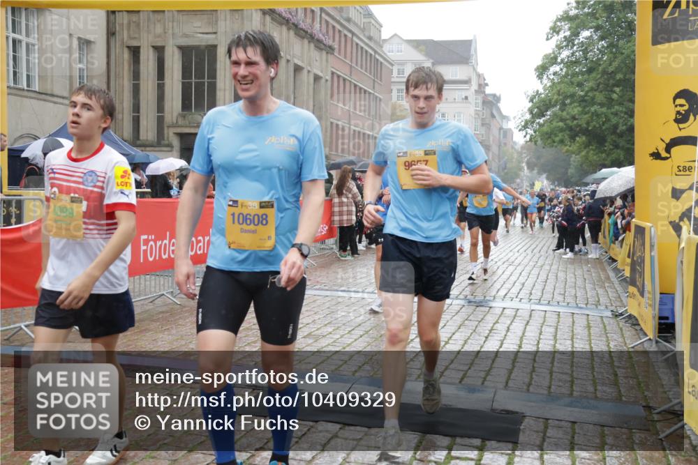 13.09.2026 - Kiel Lauf Yannick Fuchs http://msf.ph/oto/10409329 13.09.2026 10:37:31 Ziel 176, 595, 1479, 3028, 3137, 3981, 4375, 4521, 4877, 5262, 6705, 6796, 8146, 8515, 8567, 8820, 9540, 10393, 10952, 11685, 388, 595, 886, 990, 1142, 1211, 1217, 1313, 2601, 2925, 4928, 5331, 5471, 6671, 6720, 7640, 7729, 7987, 8026, 8162, 8390, 8391, 8463, 8628, 8792, 9208, 9289, 9435, 9901, 9977, 10317, 11101, 11748, 11883, 11911, 12311, 12314, 12545, 12742, 453, 1041, 1481, 1700, 1707, 3860, 4255, 4540, 5357, 5429, 5850, 6133, 6230, 6511, 7129, 7355, 7732 meine-sportfotos.de