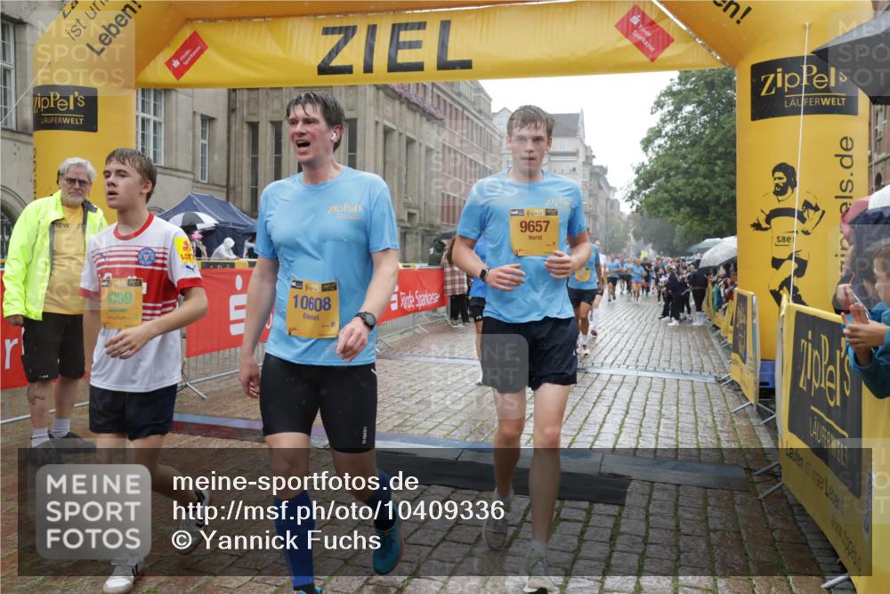 13.09.2026 - Kiel Lauf Yannick Fuchs http://msf.ph/oto/10409336 13.09.2026 10:37:31 Ziel 176, 595, 1479, 3028, 3137, 3981, 4375, 4521, 4877, 5262, 6705, 6796, 8146, 8515, 8567, 8820, 9540, 10393, 10952, 11685, 388, 595, 886, 990, 1142, 1211, 1217, 1313, 2601, 2925, 4928, 5331, 5471, 6671, 6720, 7640, 7729, 7987, 8026, 8162, 8390, 8391, 8463, 8628, 8792, 9208, 9289, 9435, 9901, 9977, 10317, 11101, 11748, 11883, 11911, 12311, 12314, 12545, 12742, 453, 1041, 1481, 1700, 1707, 3860, 4255, 4540, 5357, 5429, 5850, 6133, 6230, 6511, 7129, 7355, 7732 meine-sportfotos.de