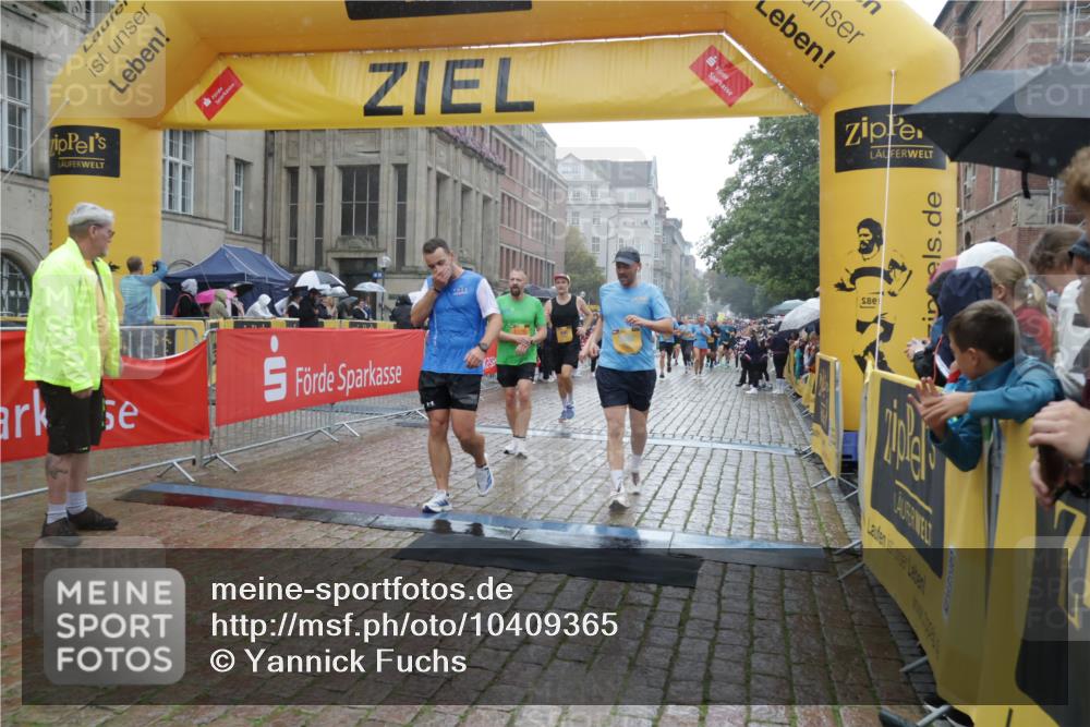13.09.2026 - Kiel Lauf Yannick Fuchs http://msf.ph/oto/10409365 13.09.2026 10:37:33 Ziel 1479, 3028, 3137, 3981, 4375, 4521, 4877, 5262, 6511, 6705, 6796, 7129, 7355, 8146, 8567, 8820, 9540, 10393, 10952, 11685, 176, 388, 595, 886, 990, 1142, 1217, 1313, 2601, 2925, 4928, 5331, 5471, 6671, 6720, 7640, 7729, 7987, 8026, 8162, 8390, 8391, 8463, 8515, 8628, 8792, 8820, 9208, 9289, 9435, 9540, 9901, 9977, 11101, 11748, 11883, 11911, 12311, 12314, 12545, 12742, 228, 453, 1041, 1481, 1700, 1707, 2361, 3860, 4255, 4540, 5357, 5429, 5831, 5850, 6133, 6230, 7732 meine-sportfotos.de