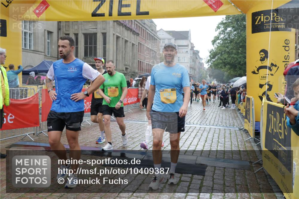 13.09.2026 - Kiel Lauf Yannick Fuchs http://msf.ph/oto/10409387 13.09.2026 10:37:35 Ziel 1479, 3028, 3137, 3981, 4375, 4521, 4877, 5262, 5850, 6511, 6705, 6796, 7129, 7355, 8146, 8567, 10393, 10952, 11685, 12424, 176, 388, 595, 886, 1142, 1217, 1313, 1479, 2601, 2925, 5331, 5471, 6671, 6720, 7640, 7729, 7987, 8026, 8162, 8390, 8391, 8463, 8515, 8628, 8792, 8820, 9208, 9435, 9540, 9901, 9977, 11101, 11748, 11883, 11911, 12311, 12314, 12545, 12742, 228, 453, 1041, 1326, 1481, 1700, 1707, 2358, 2361, 3860, 4255, 4540, 5357, 5429, 5831, 6133, 6230, 7732 meine-sportfotos.de