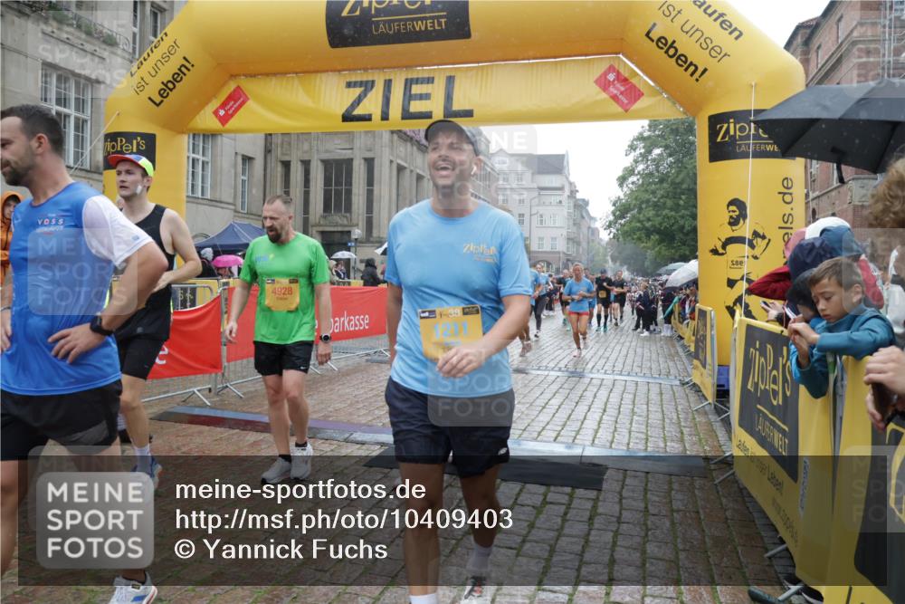 13.09.2026 - Kiel Lauf Yannick Fuchs http://msf.ph/oto/10409403 13.09.2026 10:37:36 Ziel 1707, 3028, 3137, 3981, 4375, 4521, 4877, 5262, 5850, 6133, 6511, 6705, 6796, 7129, 7355, 8146, 8567, 10393, 10952, 11685, 12424, 176, 388, 595, 886, 1142, 1217, 1313, 1479, 2601, 2925, 3137, 5262, 5331, 5471, 6671, 6720, 7640, 7729, 7987, 8026, 8162, 8390, 8391, 8463, 8515, 8628, 8792, 8820, 9208, 9435, 9540, 9901, 9977, 11101, 11748, 11883, 11911, 12311, 12314, 12545, 12742, 228, 453, 1041, 1326, 1481, 1700, 2358, 2361, 3860, 4255, 4540, 5357, 5429, 5831, 6230, 7732 meine-sportfotos.de