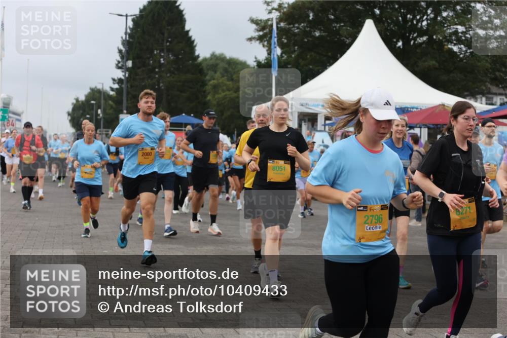 13.09.2026 - Kiel Lauf Andreas Tolksdorf http://msf.ph/oto/10409433 13.09.2026 10:00:55 Kiellinie 2000, 39, 8051, 139, 2796, 69 meine-sportfotos.de