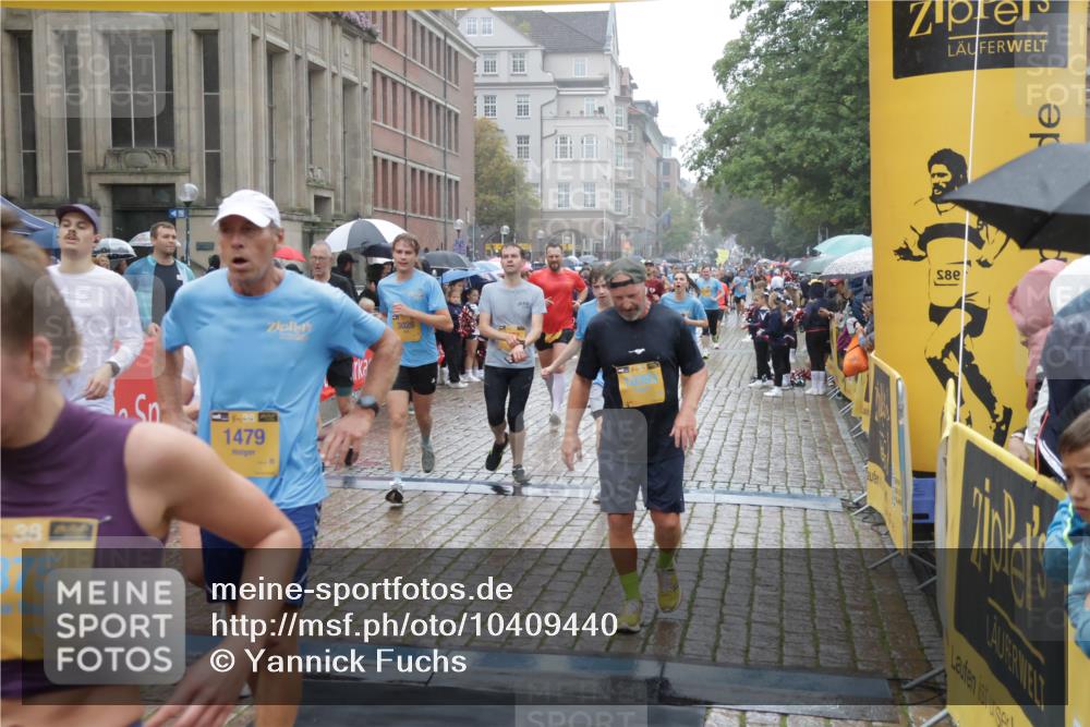 13.09.2026 - Kiel Lauf Yannick Fuchs http://msf.ph/oto/10409440 13.09.2026 10:38:07 Ziel 265, 701, 861, 1193, 2275, 2538, 2792, 2897, 3566, 4226, 4832, 5122, 5972, 6463, 6675, 6769, 7682, 7775, 7830, 8560, 9250, 11168, 12313, 12674, 228, 453, 701, 1041, 1326, 1481, 1700, 1707, 2358, 2361, 3028, 3860, 3981, 4255, 4540, 4877, 5357, 5429, 5831, 5850, 6133, 6230, 6511, 6705, 6796, 6964, 7129, 7355, 7732, 9138, 9230, 9250, 9431, 10952, 12015, 12424, 1974, 2505, 3307, 4009, 4411, 4465, 5048, 5136, 5425, 5440, 5706, 5780, 6774, 7130, 7235, 8573, 9246, 9993, 3981 meine-sportfotos.de