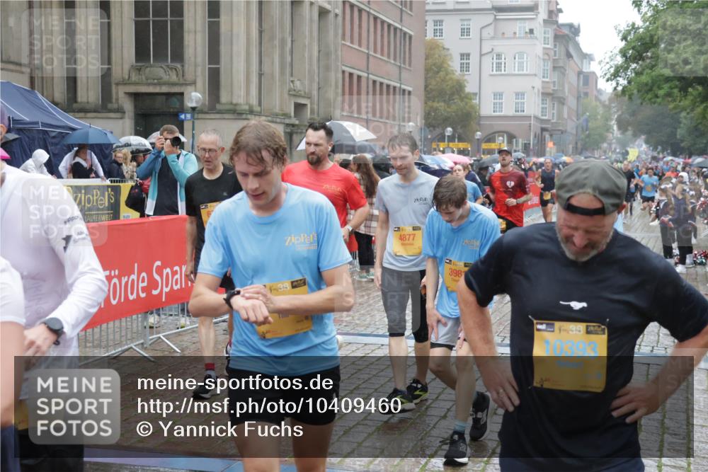13.09.2026 - Kiel Lauf Yannick Fuchs http://msf.ph/oto/10409460 13.09.2026 10:38:09 Ziel 265, 861, 1193, 2275, 2538, 2792, 2897, 3566, 4009, 4226, 4465, 4832, 5048, 5122, 5972, 6463, 6675, 6769, 7682, 7830, 8560, 10439, 10849, 11168, 12313, 12674, 228, 453, 701, 1041, 1326, 1481, 1700, 1707, 2358, 2361, 3860, 4255, 4540, 5357, 5429, 5831, 5850, 6133, 6230, 6511, 6796, 6964, 7129, 7355, 7732, 7775, 8560, 9138, 9230, 9250, 9431, 10952, 12015, 12424, 1974, 2505, 3307, 4241, 4411, 5136, 5425, 5440, 5706, 5780, 6774, 7130, 7235, 8573, 9246, 9993, 3981 meine-sportfotos.de