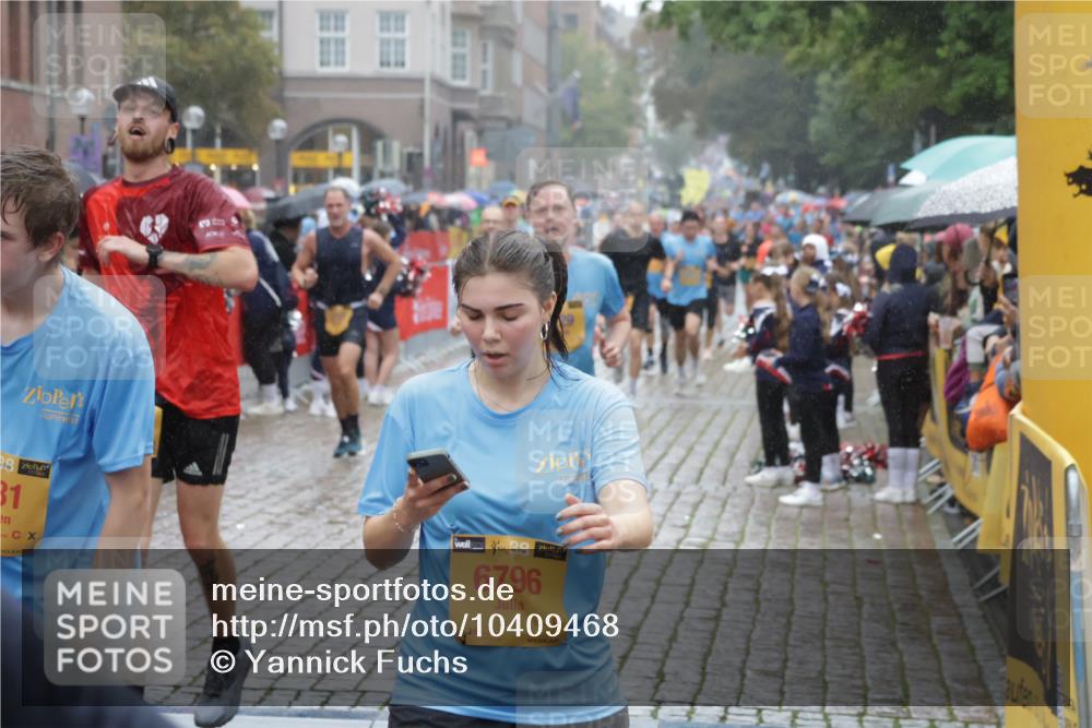 13.09.2026 - Kiel Lauf Yannick Fuchs http://msf.ph/oto/10409468 13.09.2026 10:38:11 Ziel 265, 861, 1193, 2275, 2538, 2792, 2897, 3566, 4009, 4226, 4465, 4832, 5048, 5122, 6463, 6769, 7130, 7682, 7830, 10439, 10849, 11168, 12313, 12674, 228, 453, 701, 1041, 1326, 1481, 1700, 1707, 2358, 2361, 3566, 3860, 4255, 4540, 5357, 5429, 5831, 5850, 5972, 6133, 6230, 6511, 6675, 6964, 7129, 7355, 7732, 7775, 8560, 9138, 9230, 9250, 9431, 12015, 12424, 1192, 1974, 2505, 3307, 4241, 4411, 4514, 4659, 5136, 5425, 5440, 5706, 5780, 5982, 6774, 7235, 8573, 9246, 9993, 3981 meine-sportfotos.de