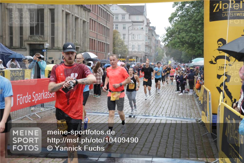 13.09.2026 - Kiel Lauf Yannick Fuchs http://msf.ph/oto/10409490 13.09.2026 10:38:15 Ziel 265, 861, 1193, 2275, 2792, 2897, 3307, 4009, 4411, 4465, 5048, 5122, 5136, 6463, 6769, 6774, 7130, 7682, 7830, 8573, 9993, 10439, 10849, 12313, 12674, 228, 265, 453, 701, 1041, 1326, 1481, 1700, 1707, 2358, 2361, 2538, 2792, 3566, 3860, 4226, 4255, 4540, 4832, 5357, 5429, 5831, 5850, 5972, 6133, 6230, 6675, 6964, 7732, 7775, 8560, 9138, 9230, 9250, 9431, 11168, 12015, 12424, 69, 1192, 1974, 2505, 4052, 4241, 4514, 4659, 5425, 5440, 5706, 5780, 5982, 7235, 9246, 3981 meine-sportfotos.de