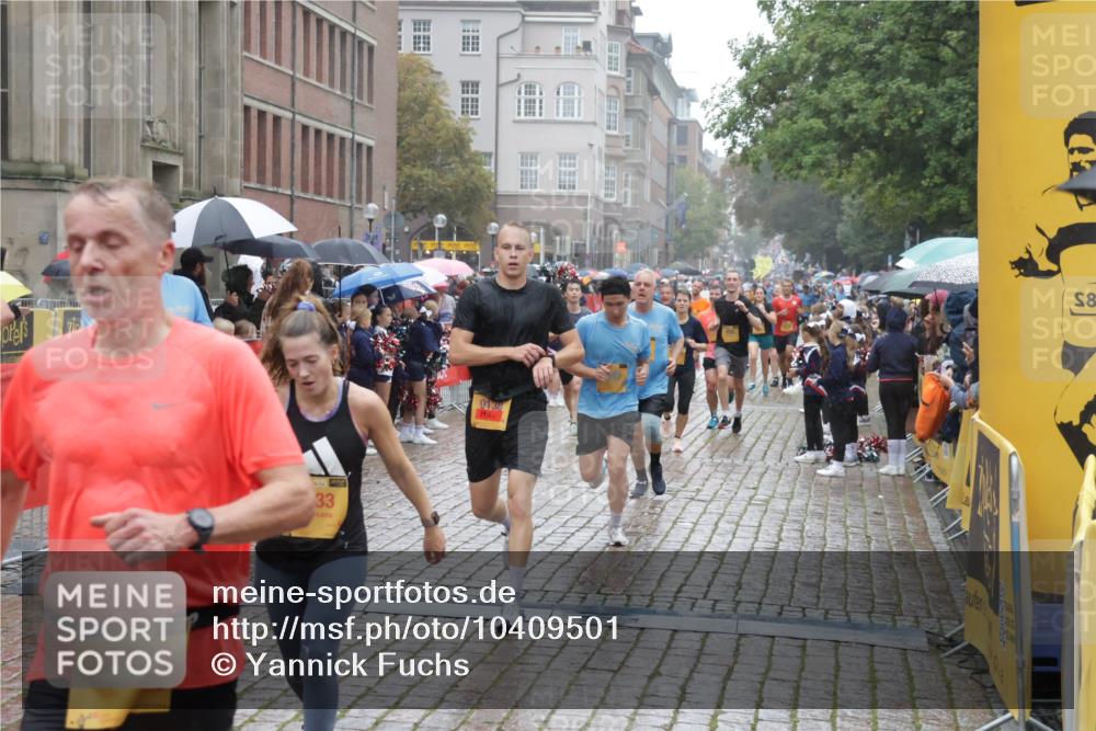 13.09.2026 - Kiel Lauf Yannick Fuchs http://msf.ph/oto/10409501 13.09.2026 10:38:17 Ziel 861, 1193, 2275, 2897, 3307, 4009, 4411, 4465, 5048, 5122, 5136, 5425, 5706, 6463, 6769, 6774, 7130, 7682, 7830, 8573, 9993, 10439, 10849, 10959, 12276, 12313, 12674, 12776, 228, 265, 453, 701, 1041, 1326, 1481, 1700, 2358, 2361, 2538, 2792, 3566, 3860, 4226, 4255, 4540, 4832, 5357, 5429, 5831, 5972, 6230, 6675, 6964, 7732, 7775, 7830, 8560, 9138, 9230, 9250, 9431, 11168, 12015, 69, 197, 1192, 1974, 2505, 4052, 4241, 4514, 4659, 5440, 5780, 5982, 7235, 9246 meine-sportfotos.de