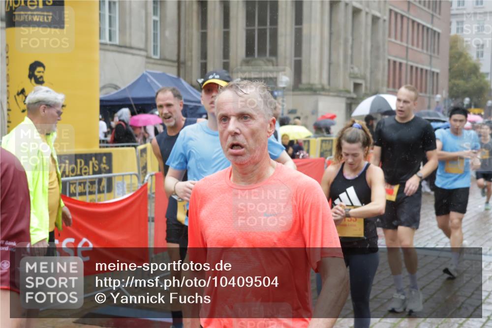 13.09.2026 - Kiel Lauf Yannick Fuchs http://msf.ph/oto/10409504 13.09.2026 10:38:18 Ziel 861, 1193, 2275, 2897, 3307, 4009, 4411, 4465, 5048, 5122, 5136, 5425, 5440, 5706, 6463, 6769, 6774, 7130, 7682, 8573, 9993, 10044, 10439, 10849, 10959, 11303, 12276, 12313, 12674, 12776, 228, 265, 453, 701, 861, 1041, 1326, 1481, 1700, 2358, 2361, 2538, 2792, 3566, 3860, 4226, 4255, 4540, 4832, 5357, 5429, 5831, 5972, 6675, 6964, 7732, 7775, 7830, 8560, 9138, 9230, 9250, 9431, 11168, 12015, 69, 197, 1192, 1974, 2505, 4052, 4241, 4514, 4659, 5780, 5982, 7235, 9246 meine-sportfotos.de