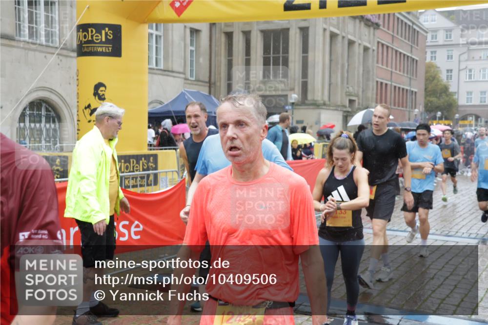 13.09.2026 - Kiel Lauf Yannick Fuchs http://msf.ph/oto/10409506 13.09.2026 10:38:19 Ziel 1193, 1974, 2275, 2897, 3307, 4009, 4411, 4465, 5048, 5122, 5136, 5425, 5440, 5706, 6463, 6769, 6774, 7130, 7682, 8573, 9246, 9993, 10044, 10439, 10849, 10959, 11303, 12276, 12313, 12674, 12776, 228, 265, 453, 701, 861, 1041, 1193, 1326, 1481, 1700, 2358, 2361, 2538, 2792, 3566, 3860, 4226, 4255, 4540, 4832, 5122, 5357, 5429, 5831, 5972, 6463, 6675, 6964, 7732, 7775, 7830, 8560, 9230, 9250, 9431, 11168, 12015, 69, 197, 1192, 2505, 4052, 4241, 4514, 4659, 5780, 5982, 7235 meine-sportfotos.de