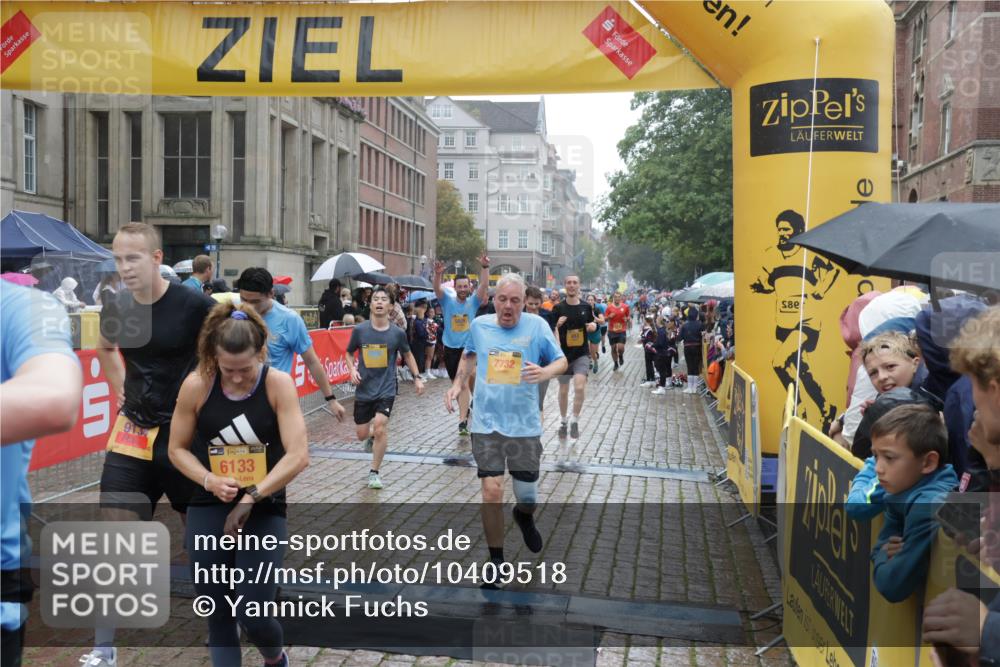 13.09.2026 - Kiel Lauf Yannick Fuchs http://msf.ph/oto/10409518 13.09.2026 10:38:20 Ziel 1974, 2275, 2897, 3307, 4009, 4411, 4465, 5048, 5136, 5425, 5440, 5706, 5780, 6769, 6774, 7130, 7682, 8573, 9246, 9993, 10044, 10439, 10849, 10959, 11303, 12276, 12313, 12674, 12776, 228, 265, 453, 701, 861, 1041, 1193, 1326, 1481, 1700, 2358, 2361, 2538, 2792, 3566, 3860, 4226, 4255, 4540, 4832, 5122, 5357, 5429, 5831, 5972, 6463, 6675, 6769, 6964, 7682, 7732, 7775, 7830, 8560, 9230, 9250, 11168, 12015, 12313, 69, 197, 1192, 2505, 4052, 4241, 4514, 4659, 5982, 7235 meine-sportfotos.de
