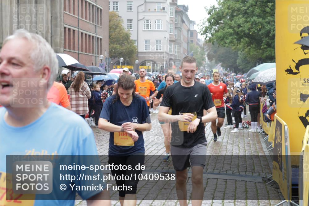 13.09.2026 - Kiel Lauf Yannick Fuchs http://msf.ph/oto/10409538 13.09.2026 10:38:23 Ziel 1974, 2505, 3307, 4009, 4241, 4411, 4465, 5048, 5136, 5425, 5440, 5706, 5780, 6774, 7130, 7235, 8573, 9049, 9246, 9470, 9993, 10044, 10439, 10652, 10849, 10959, 11108, 11303, 11590, 12276, 12366, 12776, 228, 265, 701, 861, 1193, 1326, 1481, 2275, 2358, 2361, 2538, 2792, 2897, 3566, 4009, 4226, 4255, 4465, 4540, 4832, 5048, 5122, 5831, 5972, 6463, 6675, 6769, 6964, 7682, 7775, 7830, 8560, 9230, 9250, 10439, 11168, 12015, 12313, 12674, 69, 197, 1192, 4052, 4514, 4659, 5982 meine-sportfotos.de