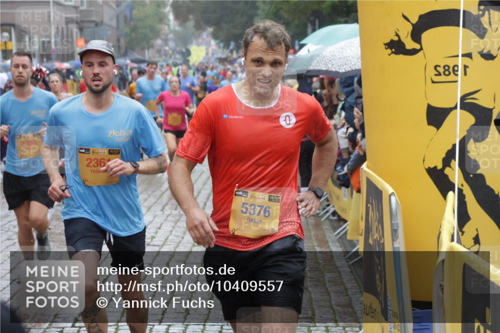 13.09.2026 - Kiel Lauf Yannick Fuchs http://msf.ph/oto/10409557 13.09.2026 10:38:27 Ziel 1192, 1974, 2505, 3307, 4241, 4411, 4514, 4659, 5136, 5425, 5440, 5706, 5780, 5982, 6774, 7235, 7463, 8573, 9049, 9246, 9459, 9470, 9761, 9993, 10044, 10343, 10652, 10807, 10959, 11108, 11303, 11590, 12276, 12366, 12776, 228, 265, 701, 861, 1193, 1326, 2275, 2358, 2361, 2538, 2792, 2897, 3566, 4009, 4226, 4465, 4832, 5048, 5122, 5831, 5972, 6463, 6675, 6769, 6964, 7130, 7682, 7775, 7830, 8560, 8573, 9250, 9993, 10439, 10849, 11168, 12313, 12674, 69, 197, 843, 4052 meine-sportfotos.de