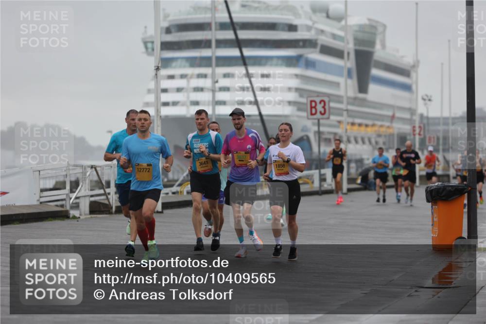 13.09.2026 - Kiel Lauf Andreas Tolksdorf http://msf.ph/oto/10409565 13.09.2026 11:42:31 Kiellinie 12772, 3643, 3637, 1856, 3 meine-sportfotos.de