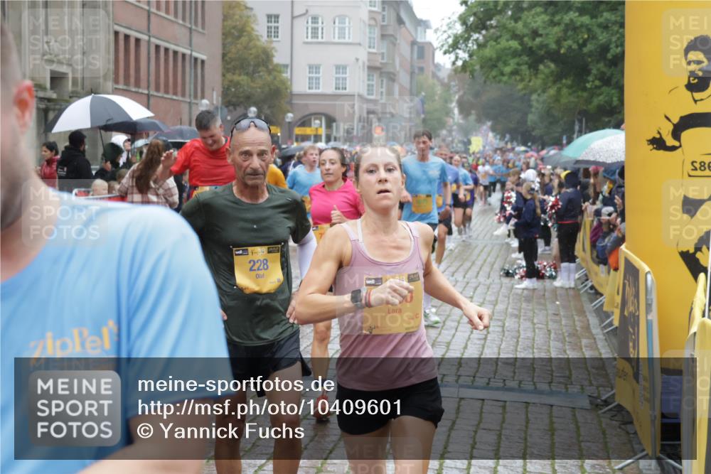 13.09.2026 - Kiel Lauf Yannick Fuchs http://msf.ph/oto/10409601 13.09.2026 10:38:32 Ziel 69, 197, 1192, 1974, 2505, 4052, 4241, 4514, 4576, 4659, 5425, 5440, 5780, 5982, 7235, 7463, 8324, 8687, 8942, 9049, 9246, 9459, 9470, 9761, 10044, 10343, 10652, 10807, 11108, 11303, 11590, 12366, 12776, 265, 701, 861, 1193, 2275, 2538, 2792, 2897, 3307, 3566, 4009, 4226, 4411, 4465, 4832, 5048, 5122, 5136, 5425, 5706, 5972, 6463, 6675, 6769, 6774, 7130, 7682, 7775, 7830, 8560, 8573, 9250, 9993, 10439, 10849, 10959, 11168, 12276, 12313, 12674, 12776, 843, 895 meine-sportfotos.de
