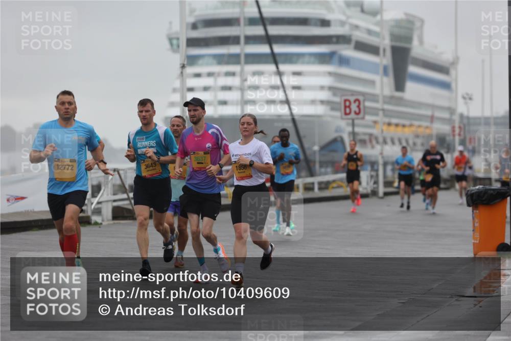 13.09.2026 - Kiel Lauf Andreas Tolksdorf http://msf.ph/oto/10409609 13.09.2026 11:42:33 Kiellinie 12772, 3643, 3637, 1856, 3 meine-sportfotos.de