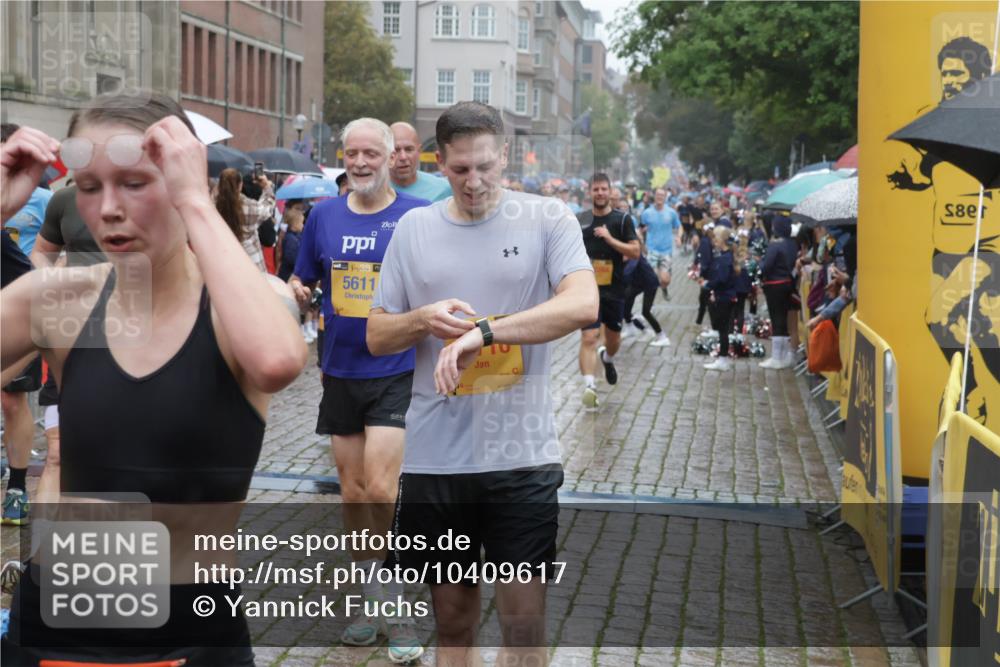 13.09.2026 - Kiel Lauf Yannick Fuchs http://msf.ph/oto/10409617 13.09.2026 10:39:24 Ziel 1237, 1639, 1945, 4006, 4296, 4663, 4812, 5628, 6486, 6602, 6924, 7304, 7381, 7444, 7871, 7936, 8892, 9098, 9493, 10580, 10782, 12320, 29, 289, 477, 614, 634, 895, 984, 1066, 1262, 1329, 1451, 1532, 2022, 2165, 2349, 2651, 3119, 3151, 3185, 3797, 4006, 4061, 4368, 4535, 5140, 5362, 5417, 6012, 6228, 6650, 7304, 7380, 8406, 8939, 9976, 10094, 10284, 10527, 10869, 11114, 11215, 11698, 12207, 437, 860, 1496, 1631, 1733, 2170, 2863, 3110, 3243, 4301, 5202, 5295, 5677, 6033, 843 meine-sportfotos.de