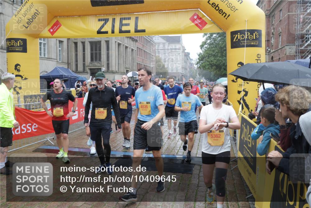 13.09.2026 - Kiel Lauf Yannick Fuchs http://msf.ph/oto/10409645 13.09.2026 10:39:43 Ziel 437, 1147, 1496, 1631, 1733, 2159, 2170, 2514, 2863, 3110, 3949, 4248, 4301, 5202, 5677, 6033, 6744, 7180, 7259, 7379, 7466, 7616, 7807, 7904, 8207, 9169, 9170, 9294, 9992, 10734, 11186, 11258, 11279, 11509, 11740, 11802, 289, 860, 984, 1066, 1237, 1639, 1945, 2349, 3185, 3243, 4006, 4296, 4368, 4663, 4812, 5295, 5628, 5677, 6044, 6486, 6602, 6650, 6924, 7304, 7381, 7444, 7871, 7936, 8892, 9098, 9493, 9976, 10010, 10527, 10580, 10782, 10869, 10872, 29 meine-sportfotos.de