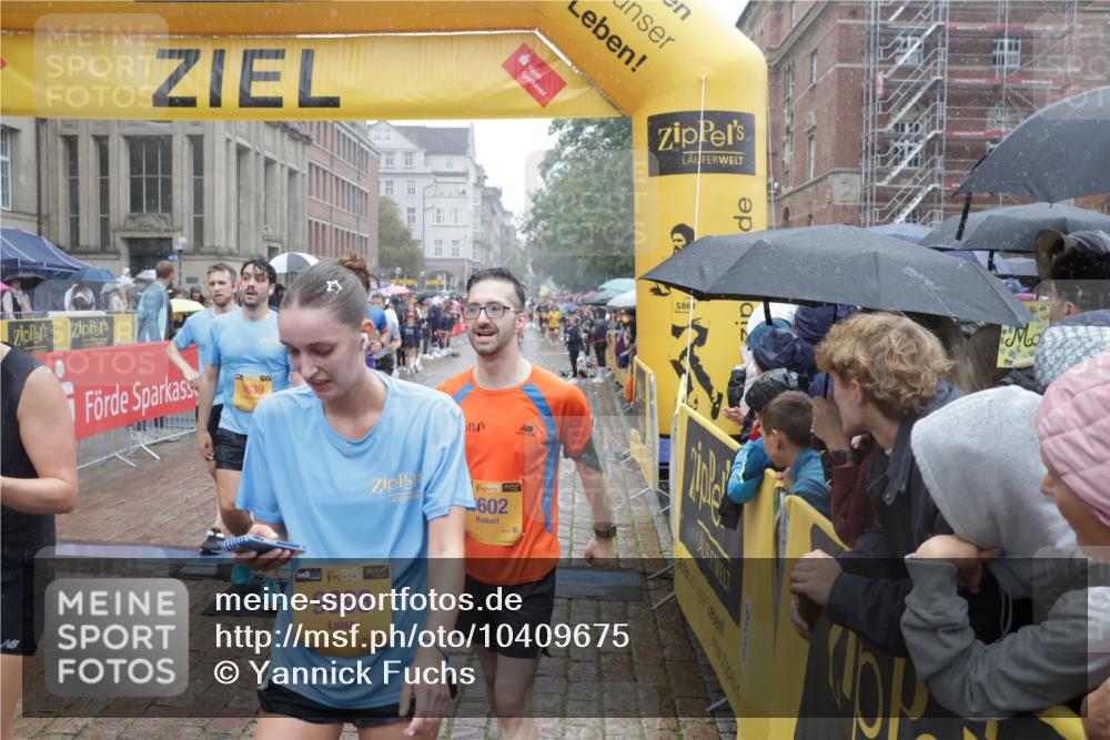 13.09.2026 - Kiel Lauf Yannick Fuchs http://msf.ph/oto/10409675 13.09.2026 10:39:55 Ziel 246, 523, 1147, 1371, 2159, 2525, 3322, 3593, 3770, 3949, 4824, 4845, 5816, 5942, 5985, 7180, 7200, 7259, 7379, 7466, 7472, 7837, 8139, 8207, 8805, 9080, 9294, 9534, 10156, 10337, 10596, 11003, 11250, 11426, 12118, 12415, 437, 860, 1237, 1496, 1631, 1733, 1945, 2159, 2170, 2514, 2863, 3110, 3243, 4248, 4296, 4301, 4812, 5202, 5295, 5677, 6033, 6044, 6744, 7259, 7381, 7444, 7466, 7616, 7807, 7904, 7936, 8207, 8892, 9169, 9170, 9493, 9992, 10010, 10580, 10734, 10872, 11258 meine-sportfotos.de