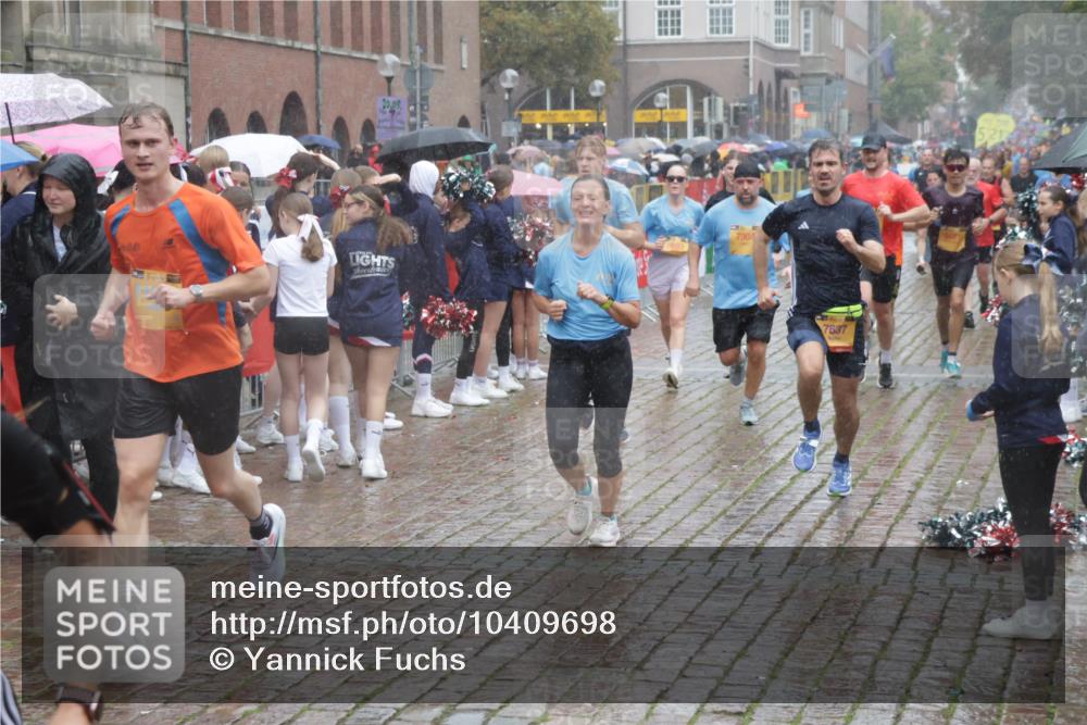 13.09.2026 - Kiel Lauf Yannick Fuchs http://msf.ph/oto/10409698 13.09.2026 10:40:11 Ziel 338, 1786, 1810, 2313, 4442, 4443, 4688, 4932, 5029, 7165, 7587, 7984, 8187, 9086, 9489, 9658, 10025, 10256, 10532, 10995, 11888, 12177, 12209, 12471, 246, 437, 523, 1147, 1371, 1496, 1631, 2159, 2514, 2525, 3110, 3322, 3593, 3770, 3949, 4248, 4301, 4824, 4845, 5816, 5942, 5985, 6033, 7180, 7200, 7259, 7379, 7466, 7472, 7837, 7904, 8139, 8207, 8805, 9080, 9169, 9170, 9294, 9534, 9992, 10156, 10337, 10596, 11003, 11250, 11258, 12415 meine-sportfotos.de