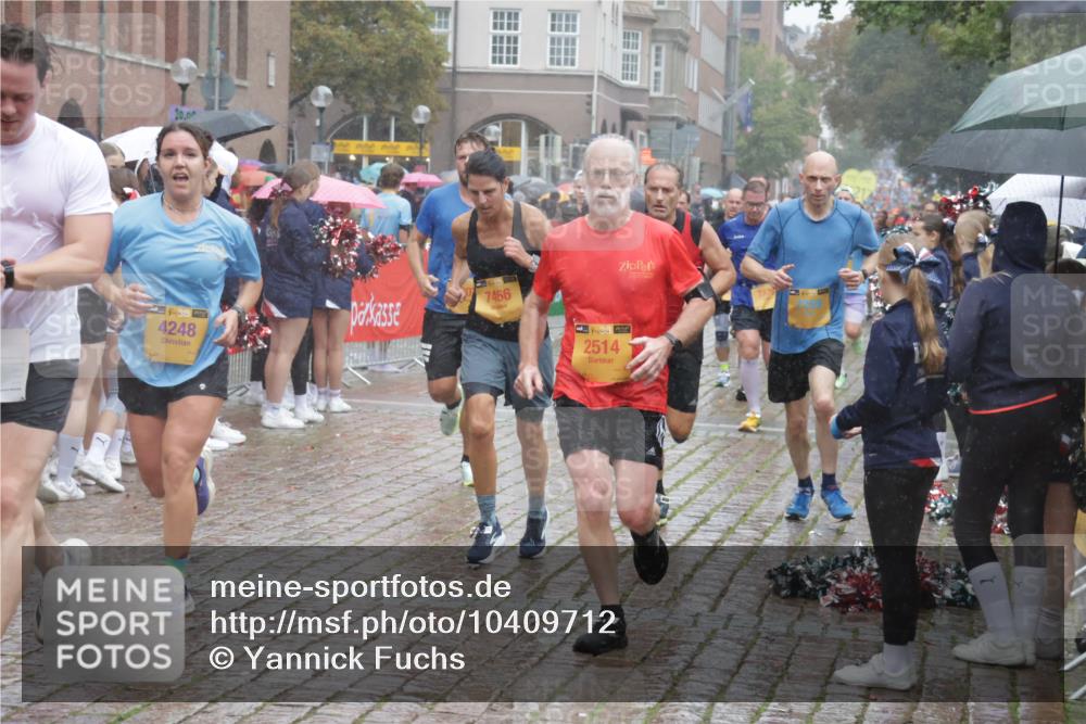 13.09.2026 - Kiel Lauf Yannick Fuchs http://msf.ph/oto/10409712 13.09.2026 10:40:16 Ziel 338, 529, 1096, 1810, 2145, 2313, 4374, 4442, 4457, 4688, 5029, 7156, 7165, 7587, 7984, 8168, 8187, 9086, 9489, 9535, 9658, 9983, 10256, 10532, 11888, 12209, 12445, 12471, 246, 523, 1147, 1371, 1631, 1786, 2159, 2514, 2525, 3110, 3322, 3593, 3770, 3949, 4248, 4443, 4824, 4845, 4932, 5816, 5942, 5985, 6033, 7180, 7200, 7259, 7379, 7466, 7472, 7837, 7904, 8139, 8207, 8805, 9080, 9294, 9534, 9992, 10025, 10156, 10337, 10596, 10995, 11003, 11250, 12415 meine-sportfotos.de
