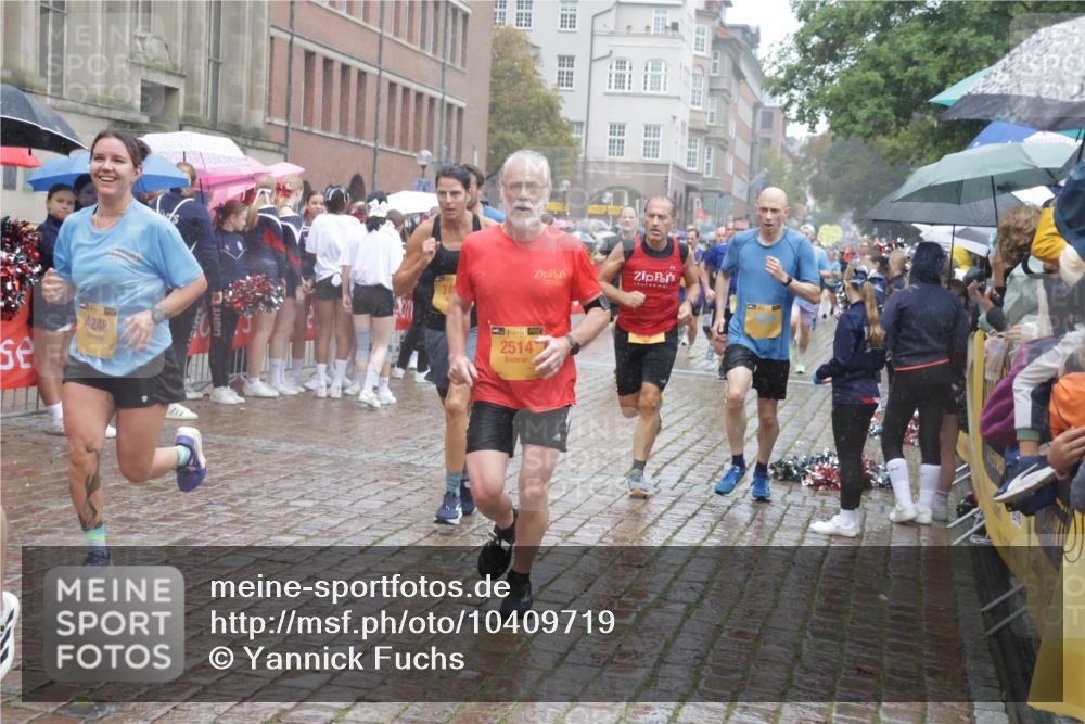 13.09.2026 - Kiel Lauf Yannick Fuchs http://msf.ph/oto/10409719 13.09.2026 10:40:17 Ziel 338, 529, 1096, 1810, 2145, 2313, 4374, 4442, 4457, 4688, 5029, 7156, 7165, 7587, 7984, 8168, 8187, 8680, 9086, 9489, 9535, 9658, 9983, 10256, 10532, 10870, 11888, 12209, 12445, 12471, 246, 523, 1147, 1371, 1631, 1786, 2159, 2514, 2525, 3110, 3322, 3593, 3770, 3949, 4248, 4443, 4824, 4845, 4932, 5816, 5942, 5985, 7180, 7200, 7259, 7379, 7466, 7472, 7837, 8139, 8207, 8805, 9080, 9294, 9534, 9992, 10025, 10156, 10337, 10596, 10995, 11003, 11250, 12415 meine-sportfotos.de
