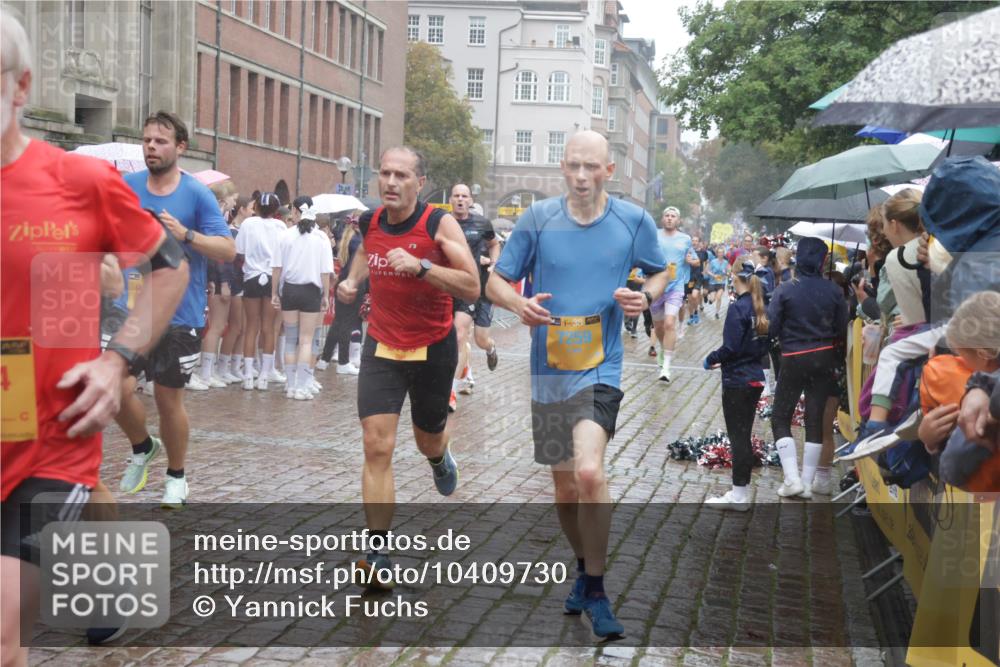 13.09.2026 - Kiel Lauf Yannick Fuchs http://msf.ph/oto/10409730 13.09.2026 10:40:18 Ziel 338, 529, 1096, 1810, 2145, 2313, 4374, 4442, 4457, 4688, 5029, 7156, 7165, 7587, 7984, 8168, 8187, 8680, 9086, 9489, 9535, 9658, 9983, 10185, 10256, 10532, 10870, 11888, 12209, 12445, 12471, 246, 523, 1147, 1371, 1786, 2159, 2514, 2525, 3322, 3593, 3770, 3949, 4248, 4443, 4688, 4824, 4845, 4932, 5029, 5816, 5942, 5985, 7180, 7200, 7259, 7379, 7466, 7472, 7837, 8139, 8207, 8805, 9080, 9086, 9294, 9534, 10025, 10156, 10337, 10596, 10995, 11003, 11250, 12415 meine-sportfotos.de
