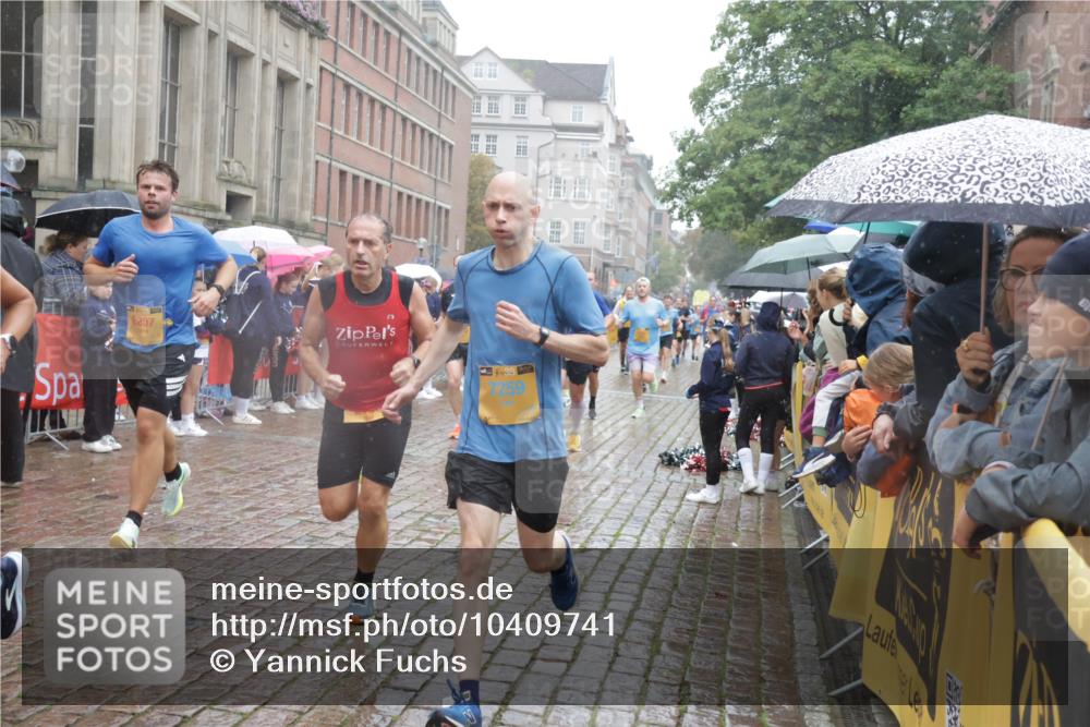 13.09.2026 - Kiel Lauf Yannick Fuchs http://msf.ph/oto/10409741 13.09.2026 10:40:19 Ziel 338, 529, 1096, 1422, 1475, 1810, 2145, 2313, 4374, 4442, 4457, 7156, 7165, 7522, 7587, 7984, 8168, 8187, 8680, 9054, 9489, 9535, 9658, 9983, 10185, 10256, 10532, 10771, 10870, 11888, 12209, 12445, 12471, 246, 523, 1147, 1371, 1786, 2159, 2514, 2525, 3322, 3593, 3770, 3949, 4248, 4443, 4688, 4824, 4845, 4932, 5029, 5816, 5942, 5985, 7180, 7200, 7259, 7379, 7466, 7472, 7837, 8139, 8207, 8805, 9080, 9086, 9294, 9534, 10025, 10156, 10337, 10596, 10995, 11003, 11250, 12415 meine-sportfotos.de