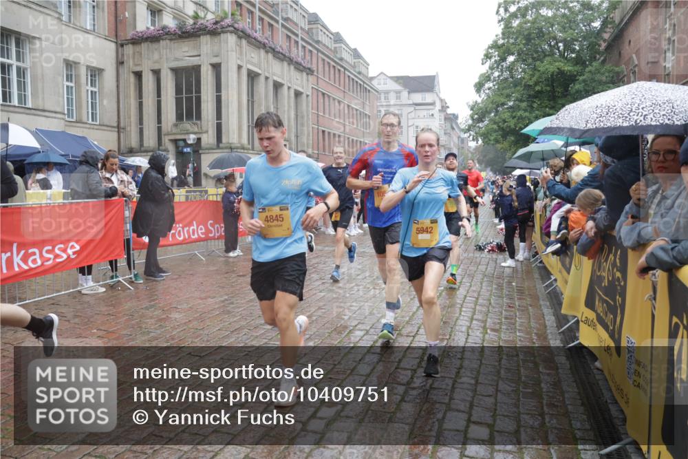 13.09.2026 - Kiel Lauf Yannick Fuchs http://msf.ph/oto/10409751 13.09.2026 10:40:26 Ziel 529, 1096, 1123, 1125, 1408, 1422, 1434, 1475, 1793, 1874, 2145, 2844, 2942, 4374, 4457, 5473, 5568, 6100, 7081, 7156, 7522, 8168, 8680, 9054, 9535, 9983, 10022, 10185, 10587, 10771, 10833, 10870, 11268, 11711, 12023, 12445, 246, 338, 523, 1371, 1786, 1810, 2313, 3322, 3770, 4442, 4443, 4688, 4824, 4845, 4932, 5029, 5816, 5942, 5985, 7165, 7200, 7472, 7587, 7837, 7984, 8139, 8187, 9080, 9086, 9534, 10025, 10156, 10337, 10596, 10995, 11003, 11250 meine-sportfotos.de