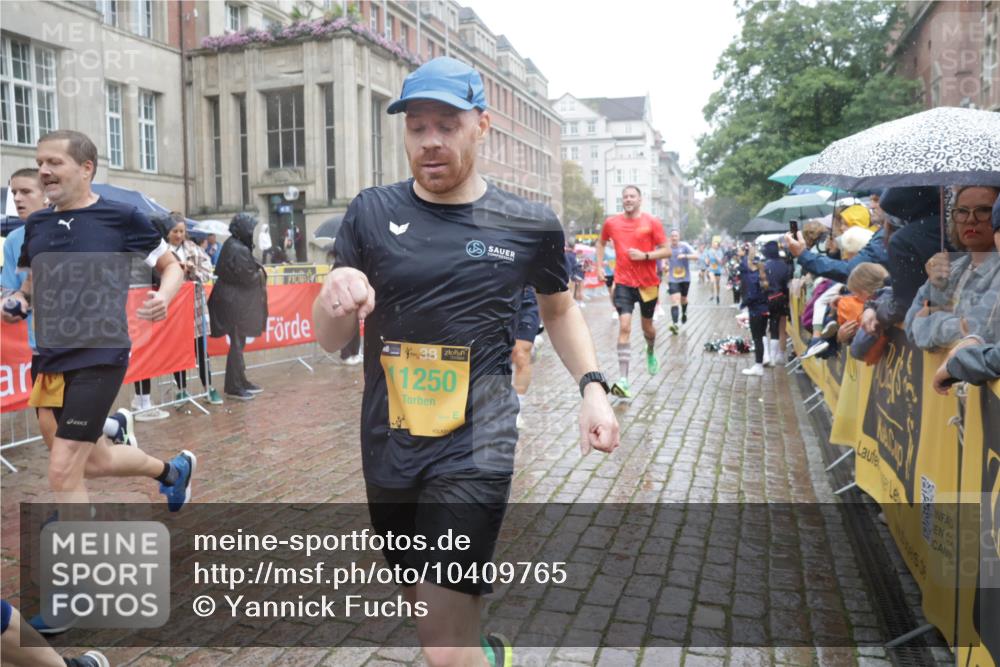 13.09.2026 - Kiel Lauf Yannick Fuchs http://msf.ph/oto/10409765 13.09.2026 10:40:27 Ziel 529, 1096, 1123, 1125, 1408, 1422, 1434, 1475, 1793, 1874, 2145, 2844, 2942, 4374, 4457, 5018, 5473, 5568, 5846, 6100, 7081, 7156, 7522, 8168, 8680, 8773, 9054, 9535, 9983, 10022, 10185, 10587, 10771, 10833, 10870, 11268, 11711, 12023, 12445, 246, 338, 523, 1371, 1786, 1810, 2313, 3322, 3770, 4374, 4442, 4443, 4457, 4688, 4824, 4845, 4932, 5029, 5816, 5942, 5985, 7165, 7200, 7587, 7837, 7984, 8139, 8168, 8187, 9086, 9534, 10025, 10156, 10337, 10596, 10995, 11003, 11250 meine-sportfotos.de