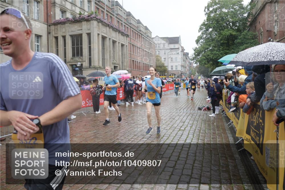 13.09.2026 - Kiel Lauf Yannick Fuchs http://msf.ph/oto/10409807 13.09.2026 10:40:32 Ziel 837, 1123, 1125, 1408, 1422, 1434, 1475, 1793, 1874, 1985, 2844, 2942, 3339, 5018, 5086, 5473, 5568, 5846, 6100, 6632, 6635, 7081, 7522, 7537, 7636, 8680, 8773, 9054, 10022, 10185, 10587, 10771, 10833, 10870, 11268, 11598, 11668, 11697, 11711, 12023, 12122, 246, 338, 529, 1096, 1786, 1810, 2145, 2313, 3322, 4374, 4442, 4443, 4457, 4688, 4932, 5029, 5985, 7156, 7165, 7587, 7837, 7984, 8139, 8168, 8187, 9086, 10025, 10156, 10995, 11003, 3415, 3841, 246, 3322 meine-sportfotos.de