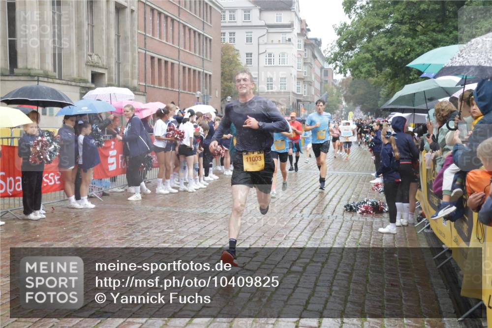 13.09.2026 - Kiel Lauf Yannick Fuchs http://msf.ph/oto/10409825 13.09.2026 10:40:33 Ziel 837, 1037, 1123, 1125, 1408, 1422, 1434, 1475, 1793, 1874, 1985, 2844, 2942, 3339, 5018, 5086, 5473, 5568, 5846, 6100, 6632, 6635, 7081, 7522, 7537, 7636, 8773, 9054, 10022, 10185, 10587, 10771, 10833, 11266, 11268, 11598, 11668, 11697, 11711, 12023, 12122, 246, 338, 529, 1096, 1786, 1810, 2145, 2313, 4374, 4442, 4443, 4457, 4688, 4932, 5029, 5985, 7156, 7165, 7587, 7984, 8139, 8168, 8187, 9086, 10025, 10995, 11003, 3415, 3841, 246, 3322 meine-sportfotos.de