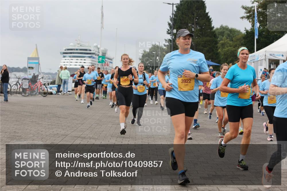 13.09.2026 - Kiel Lauf Andreas Tolksdorf http://msf.ph/oto/10409857 13.09.2026 10:01:12 Kiellinie 3367, 3618, 3922, 3348 meine-sportfotos.de