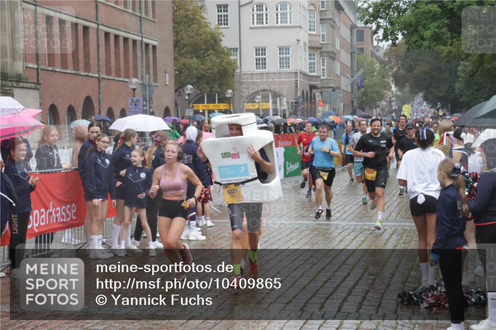 13.09.2026 - Kiel Lauf Yannick Fuchs http://msf.ph/oto/10409865 13.09.2026 10:40:39 Ziel 337, 837, 1037, 1123, 1125, 1603, 1793, 1985, 2096, 2942, 3339, 3524, 5018, 5086, 5473, 5846, 6397, 6632, 6635, 6709, 7537, 7636, 8200, 8338, 8773, 8868, 10022, 11229, 11266, 11268, 11598, 11668, 11697, 11715, 11839, 12017, 12023, 12026, 12122, 12194, 12568, 338, 529, 1096, 1123, 1408, 1422, 1434, 1475, 1810, 1874, 2145, 2313, 2844, 4374, 4442, 4443, 4457, 4688, 4932, 5029, 5568, 6100, 7081, 7156, 7165, 7522, 7587, 7984, 8168, 8187, 9086, 3415, 3841, 246, 3322 meine-sportfotos.de